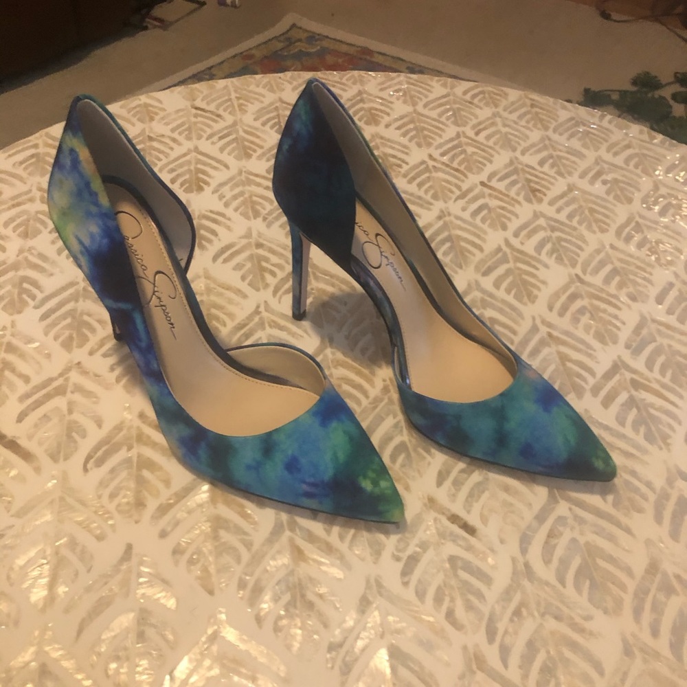 New with tags heels